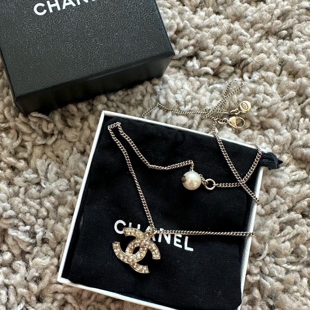CHANEL Pearl Crystal CC Pendant Necklace Gold